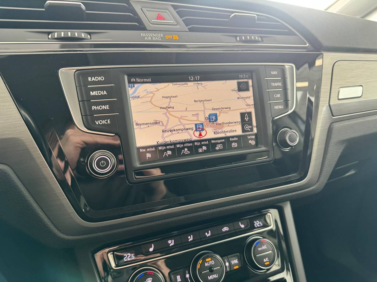 Volkswagen Touran Volkswagen TOURAN 1.4 TSI Highline |Led|Carplay|Trekhaak|Keyless|Standkachel|Clima|Stoelverwarming|ACC|