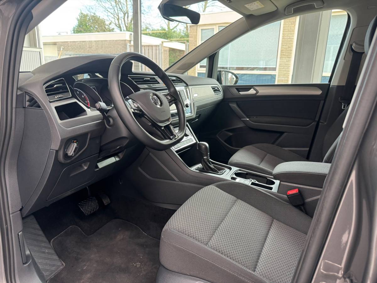 Volkswagen Touran Volkswagen TOURAN 1.4 TSI Highline |Led|Carplay|Trekhaak|Keyless|Standkachel|Clima|Stoelverwarming|ACC|
