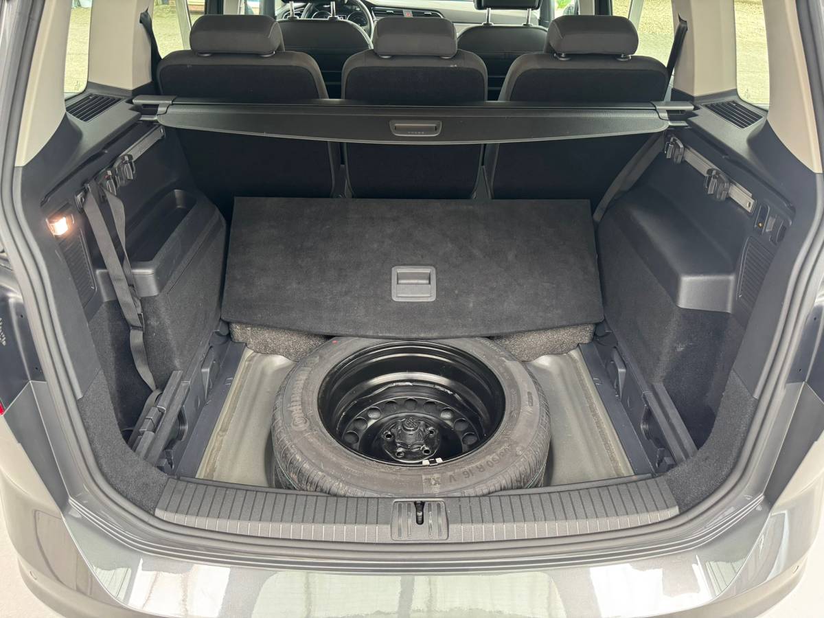 Volkswagen Touran Volkswagen TOURAN 1.4 TSI Highline |Led|Carplay|Trekhaak|Keyless|Standkachel|Clima|Stoelverwarming|ACC|