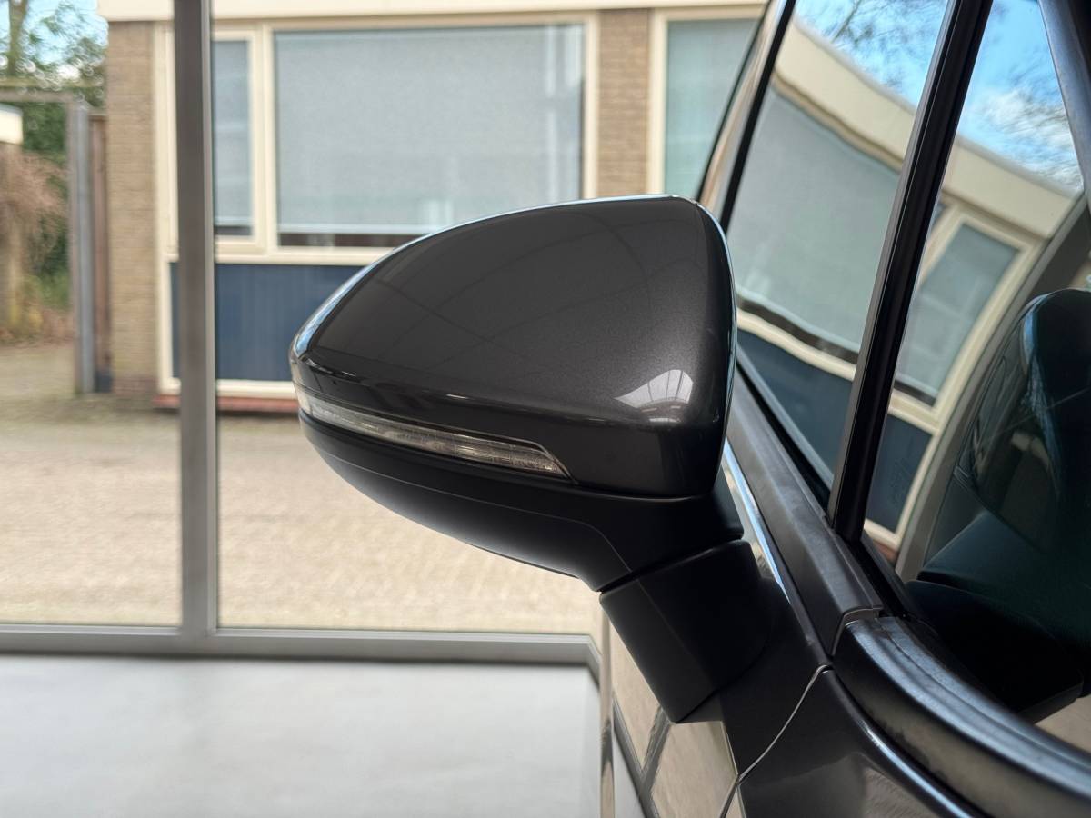 Volkswagen Touran Volkswagen TOURAN 1.4 TSI Highline |Led|Carplay|Trekhaak|Keyless|Standkachel|Clima|Stoelverwarming|ACC|