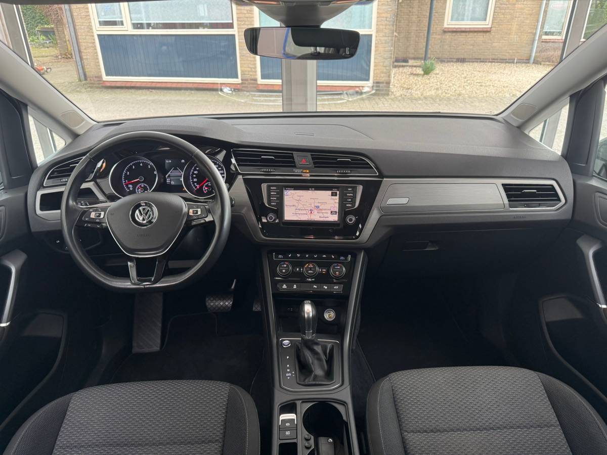 Volkswagen Touran Volkswagen TOURAN 1.4 TSI Highline |Led|Carplay|Trekhaak|Keyless|Standkachel|Clima|Stoelverwarming|ACC|