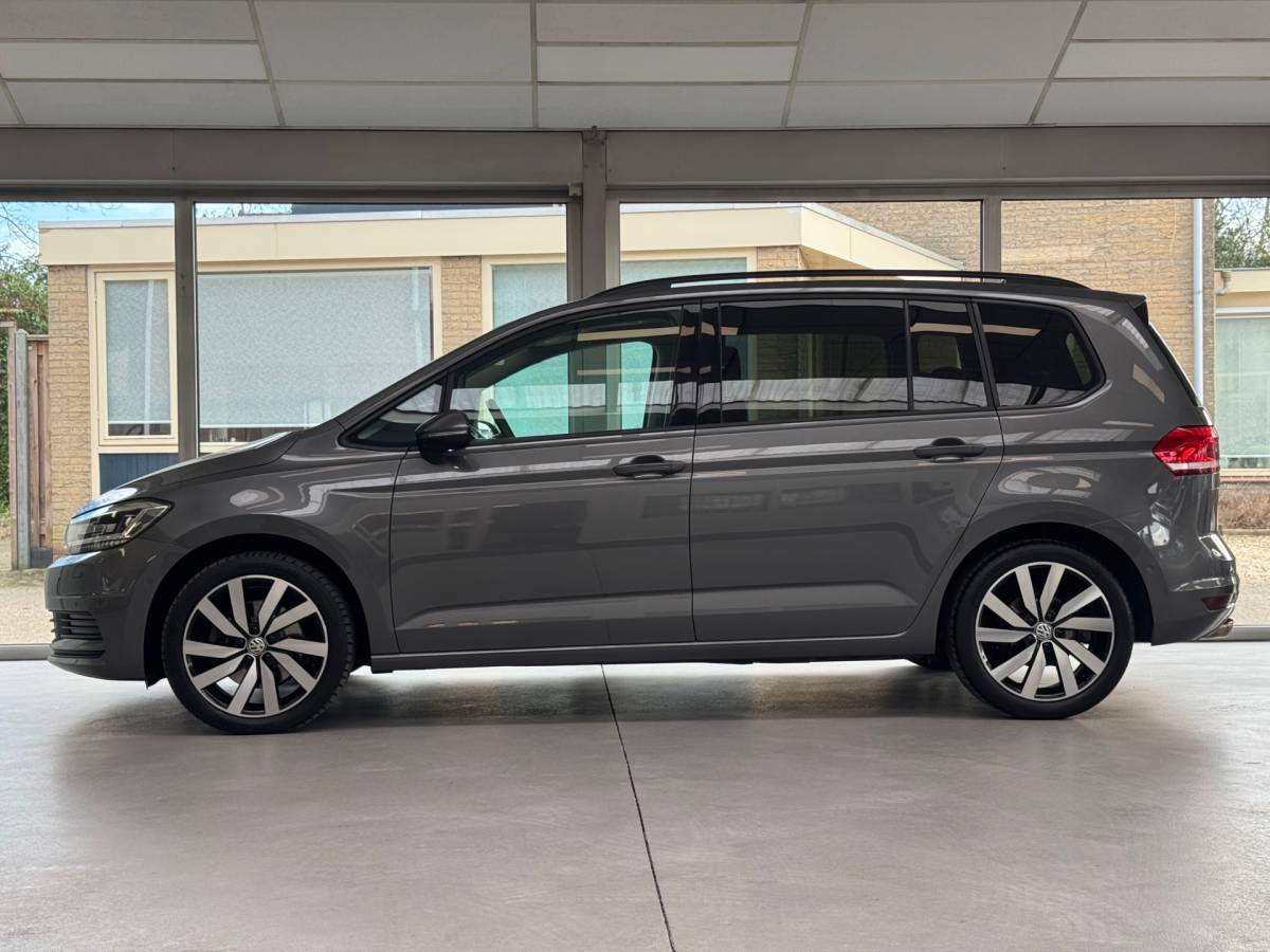 Volkswagen Touran Volkswagen TOURAN 1.4 TSI Highline |Led|Carplay|Trekhaak|Keyless|Standkachel|Clima|Stoelverwarming|ACC|
