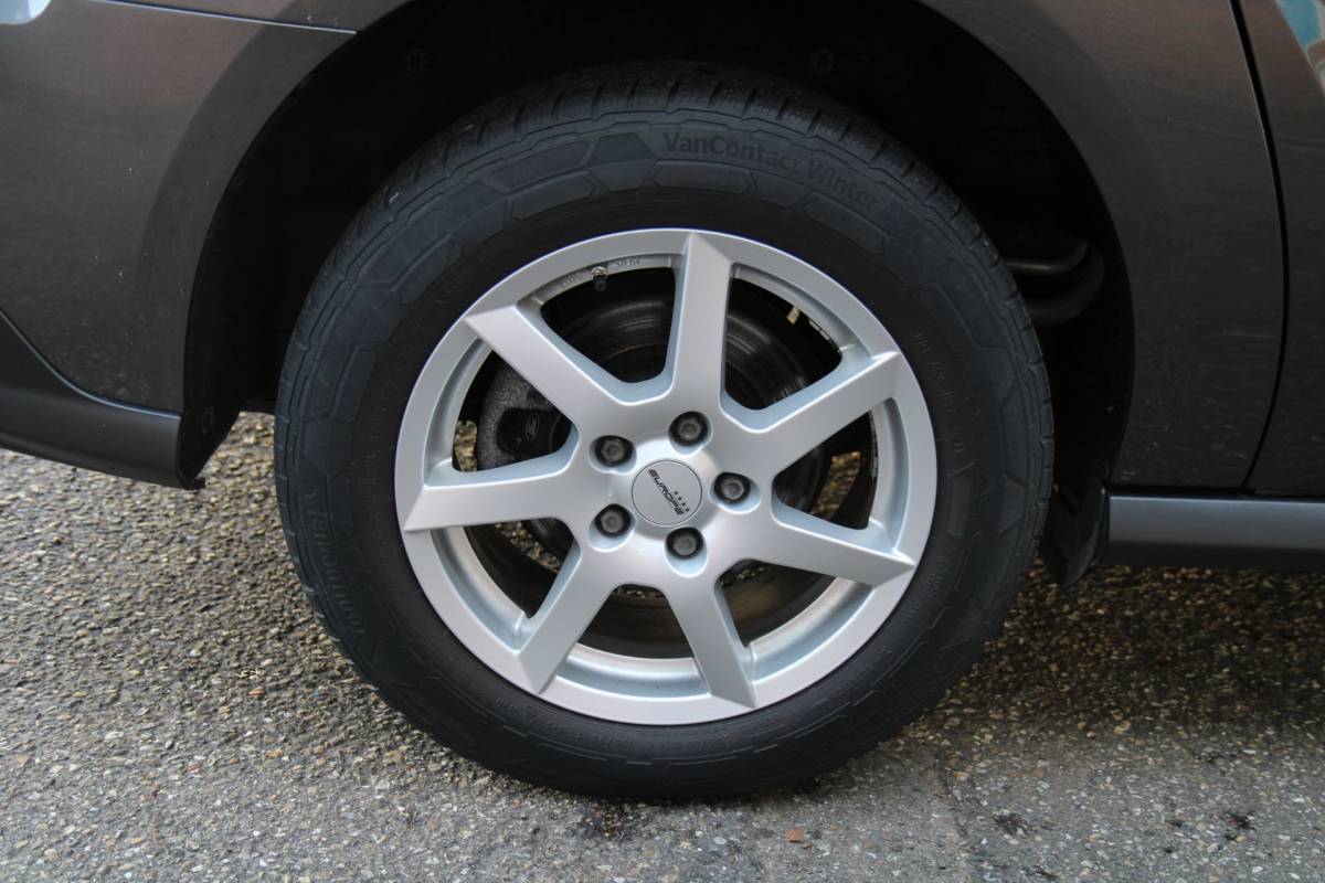 Ford Transit Connect Ford TRANSIT CONNECT 1.5 EcoBlue L2 Trend / Camera / Trekhaak / Sync 3 / 3 zits