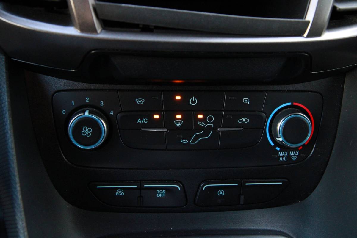 Ford Transit Connect Ford TRANSIT CONNECT 1.5 EcoBlue L2 Trend / Camera / Trekhaak / Sync 3 / 3 zits