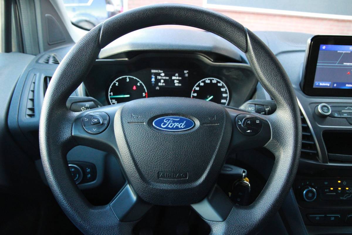Ford Transit Connect Ford TRANSIT CONNECT 1.5 EcoBlue L2 Trend / Camera / Trekhaak / Sync 3 / 3 zits