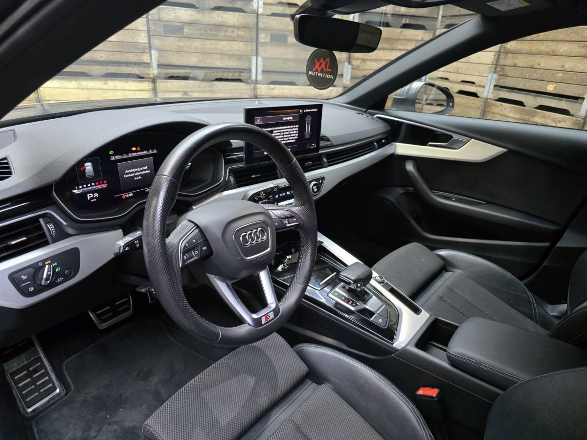 Audi A4 Audi A4 Avant 40 TFSI S edition 3x Sline Navi Clima Led Matrix Trekhaak LM