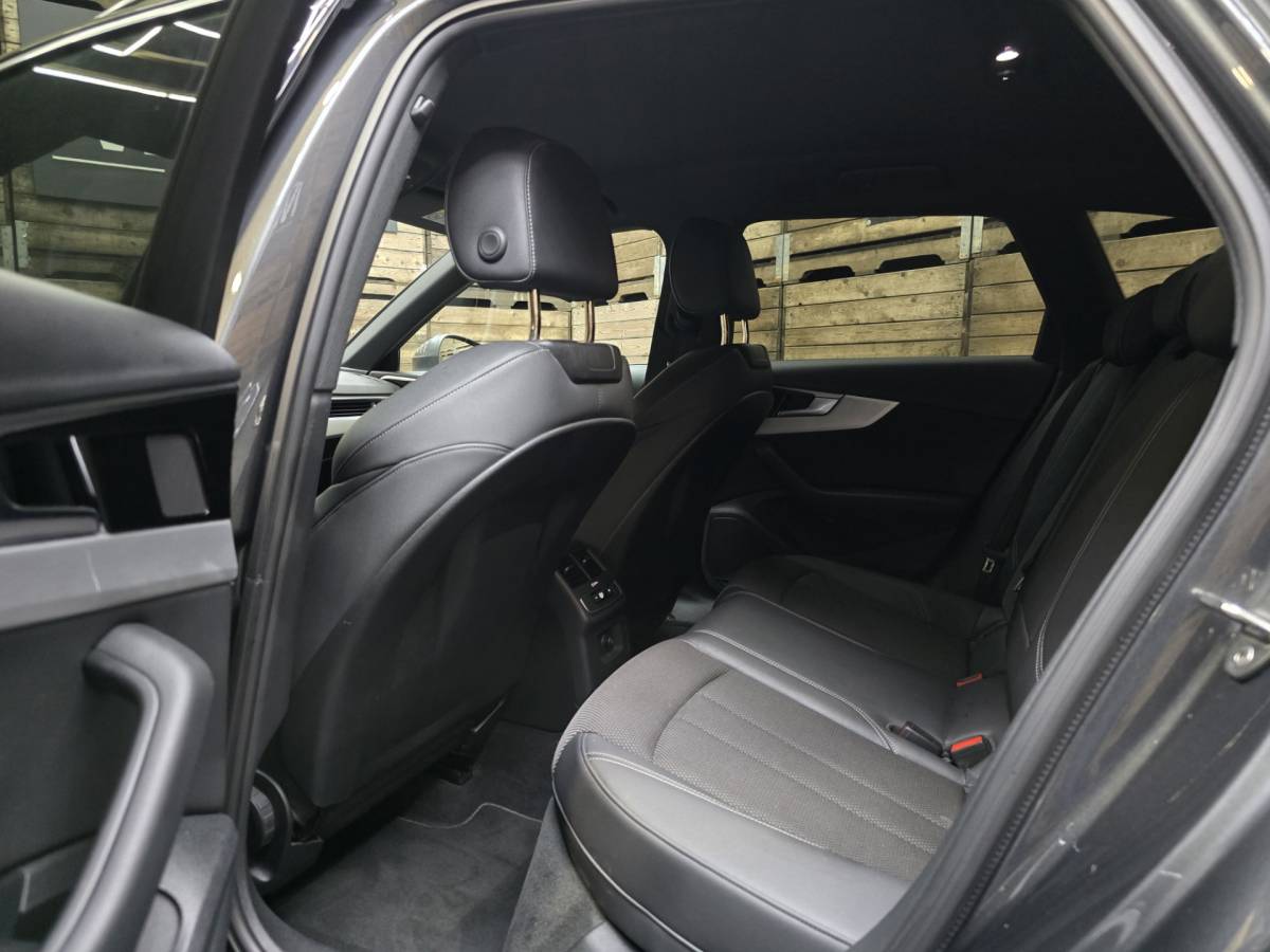 Audi A4 Audi A4 Avant 40 TFSI S edition 3x Sline Navi Clima Led Matrix Trekhaak LM