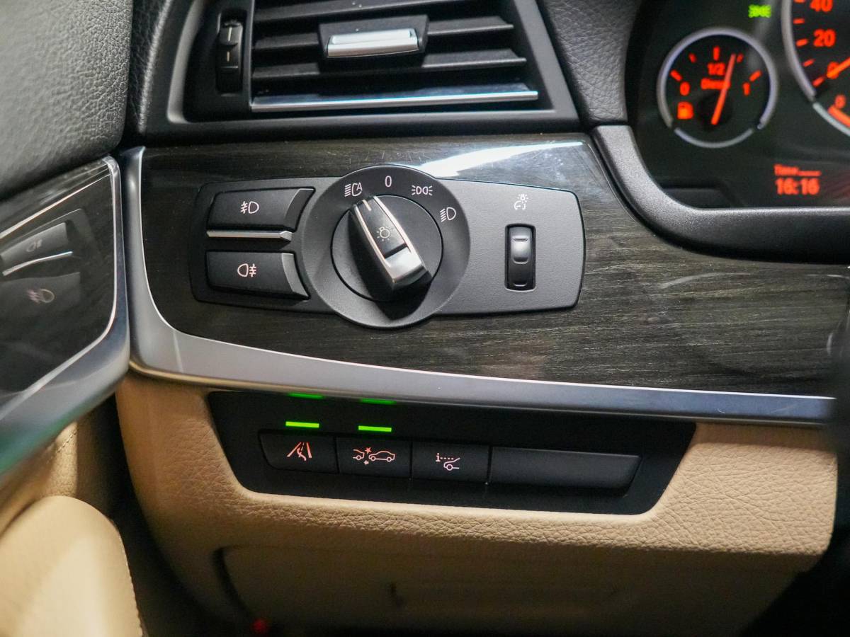 BMW 5 Serie BMW 5-serie Touring 530xd High Executive