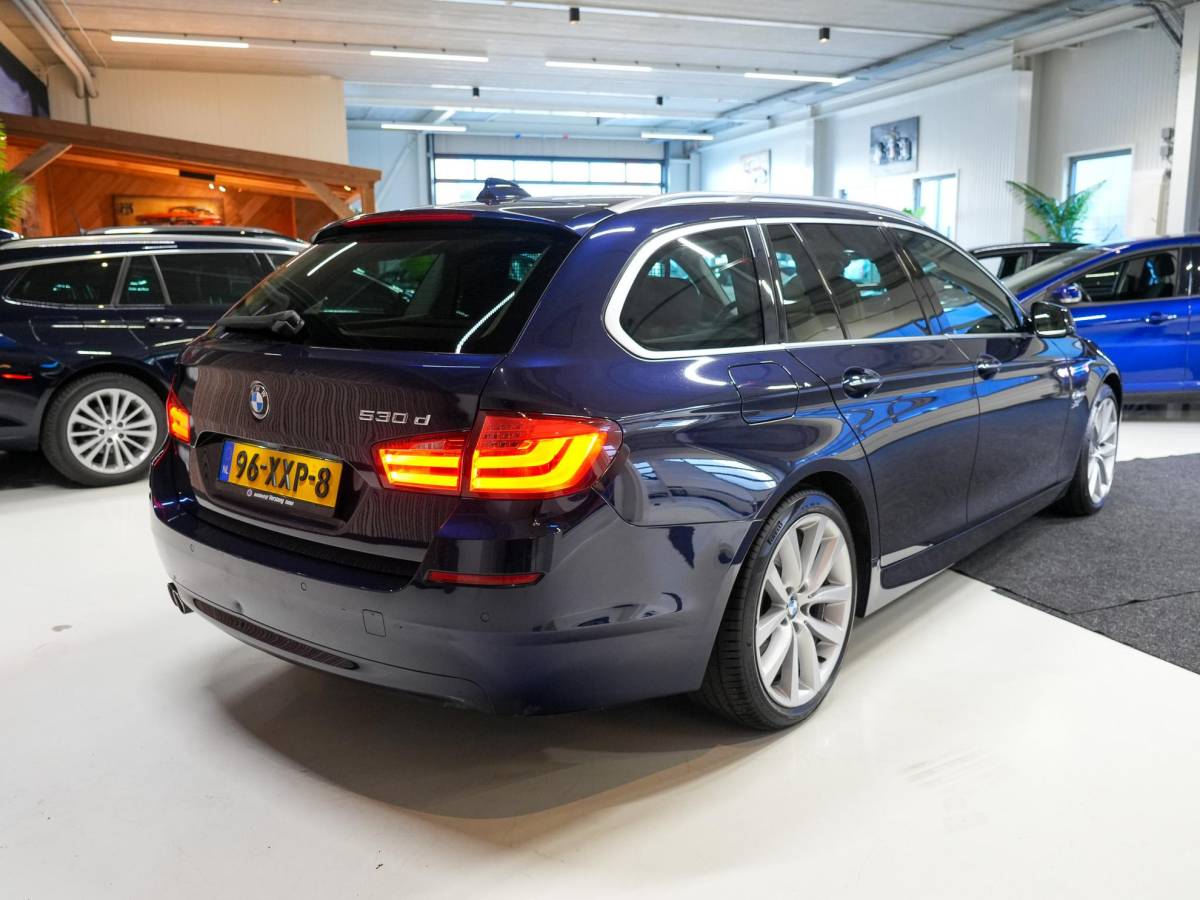 BMW 5 Serie BMW 5-serie Touring 530xd High Executive