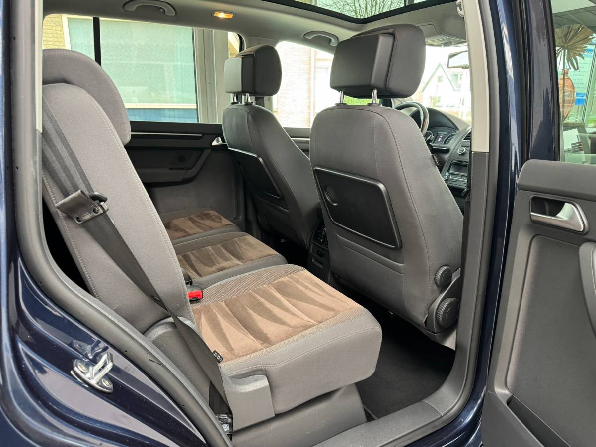 Volkswagen Touran Volkswagen Touran 1.2 TSI Highline BlueMotion Lees tekst |Radio|Clima|Multie stuurwiel|
