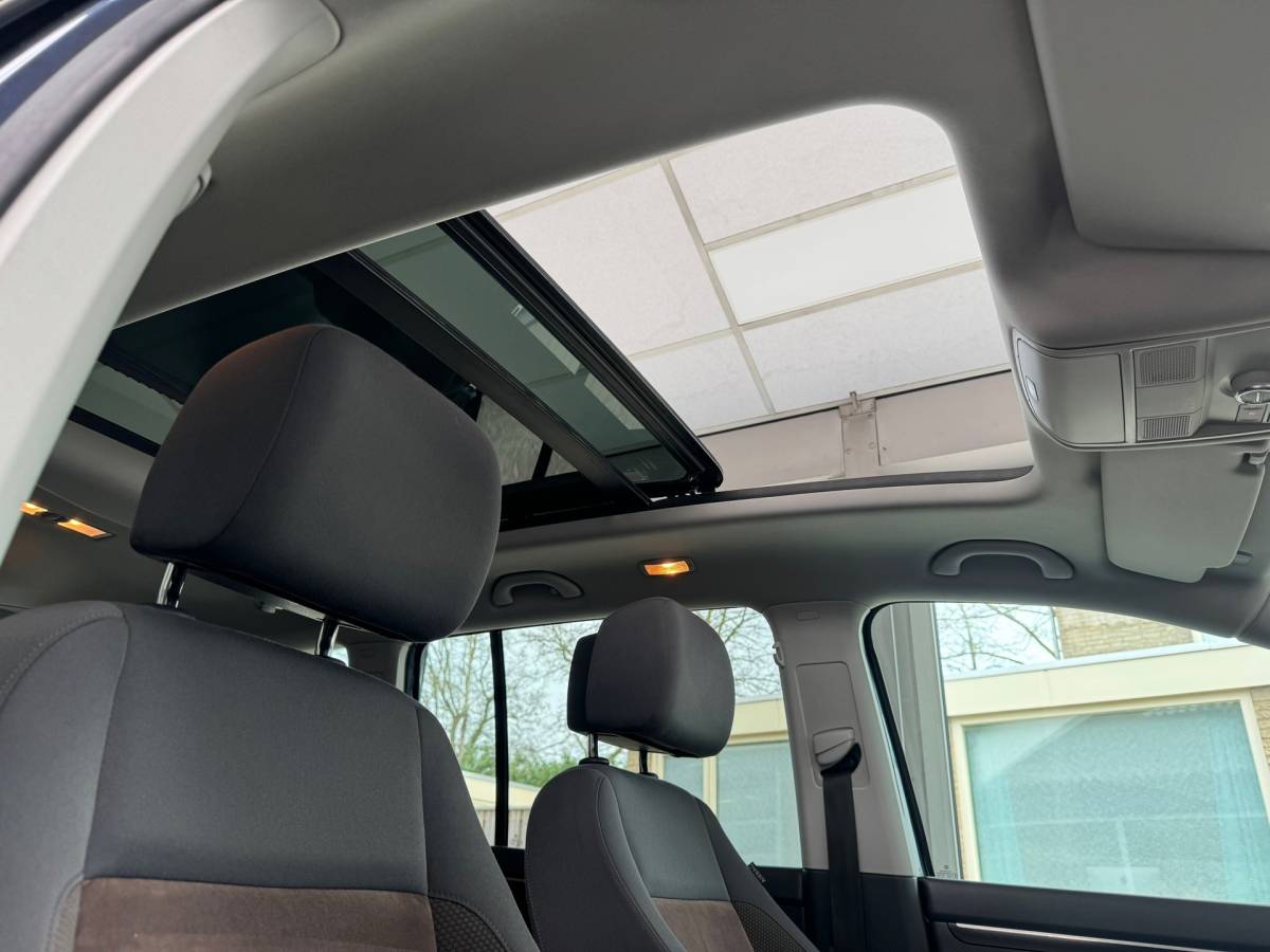 Volkswagen Touran Volkswagen Touran 1.2 TSI Highline BlueMotion Lees tekst |Radio|Clima|Multie stuurwiel|