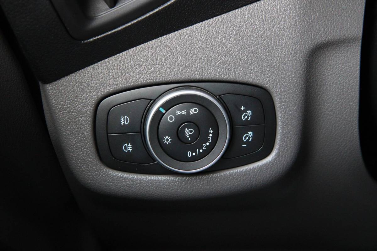 Ford Transit Connect Ford TRANSIT CONNECT 1.5 EcoBlue L2 Trend / Camera / Trekhaak / Sync 3 / 3 zits