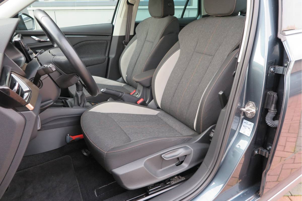 Škoda Kamiq ŠKODA Kamiq 1.0 TSI 110pk Style PDC ,LMV,Trekhaak,Stoelverwarming,Cruisecontrol,Achteruitrijcamera, Carplay, Stuurwiel multifunctioneel, Navigatie(via carplay) etc.