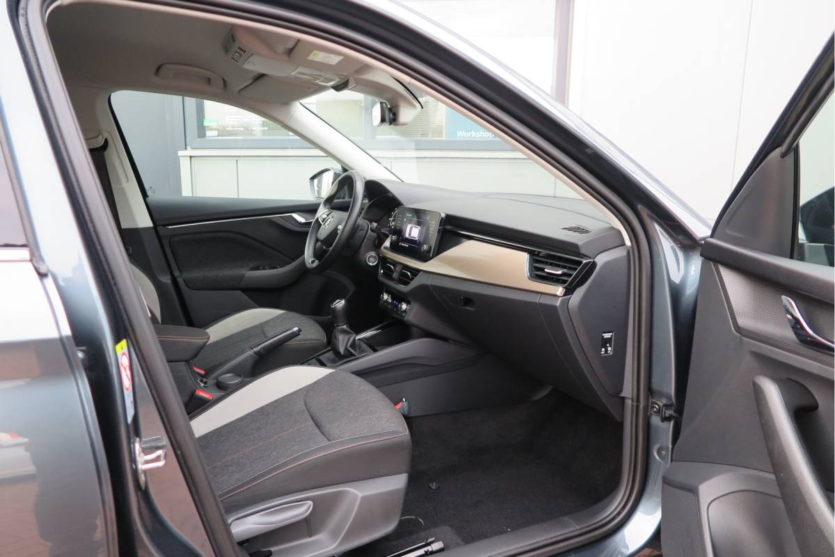 Škoda Kamiq ŠKODA Kamiq 1.0 TSI 110pk Style PDC ,LMV,Trekhaak,Stoelverwarming,Cruisecontrol,Achteruitrijcamera, Carplay, Stuurwiel multifunctioneel, Navigatie(via carplay) etc.