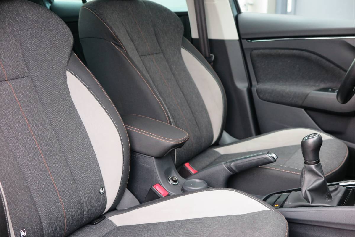 Škoda Kamiq ŠKODA Kamiq 1.0 TSI 110pk Style PDC ,LMV,Trekhaak,Stoelverwarming,Cruisecontrol,Achteruitrijcamera, Carplay, Stuurwiel multifunctioneel, Navigatie(via carplay) etc.
