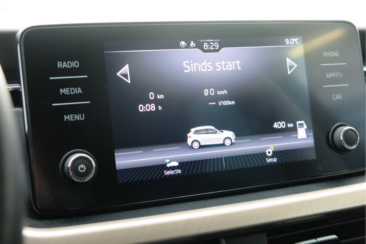 Škoda Kamiq ŠKODA Kamiq 1.0 TSI 110pk Style PDC ,LMV,Trekhaak,Stoelverwarming,Cruisecontrol,Achteruitrijcamera, Carplay, Stuurwiel multifunctioneel, Navigatie(via carplay) etc.