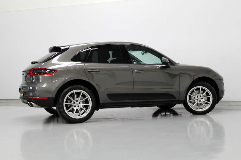 Porsche Macan Porsche Macan 3.0 S 340PK | RIJKLAAR | PANORAMADAK | LEER | NAVIGATIE | STOELVERWARMING