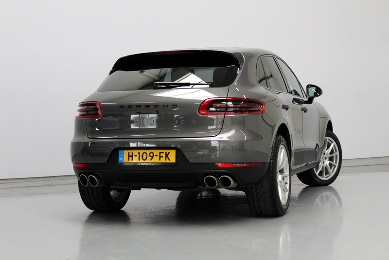 Porsche Macan Porsche Macan 3.0 S 340PK | RIJKLAAR | PANORAMADAK | LEER | NAVIGATIE | STOELVERWARMING