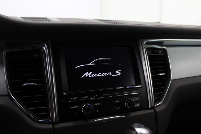 Porsche Macan Porsche Macan 3.0 S 340PK | RIJKLAAR | PANORAMADAK | LEER | NAVIGATIE | STOELVERWARMING