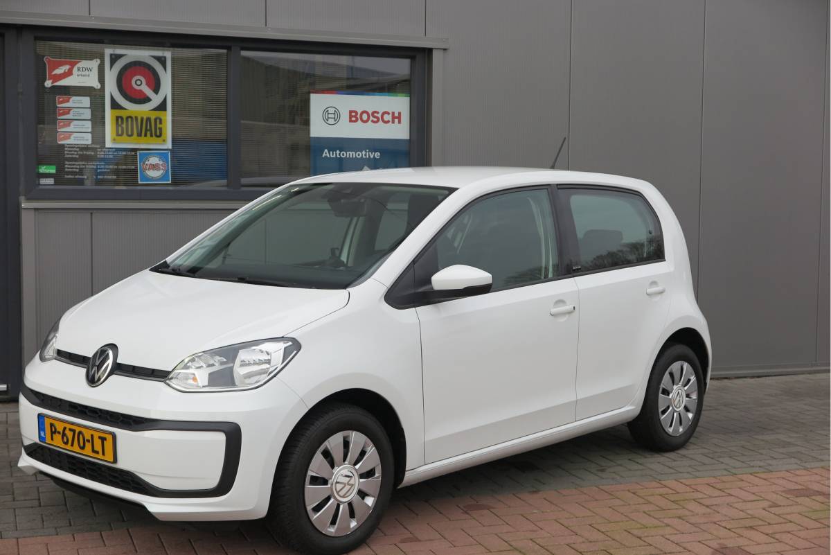 Volkswagen up! Volkswagen Up! 1.0 49kw 66pk Active Cruisecontrol , Stoelverwarming , Navi via App, Achteruitrijcamera , Parkeersensoren , DAB+ radio , Multifunctioneel stuurwiel.etc.
