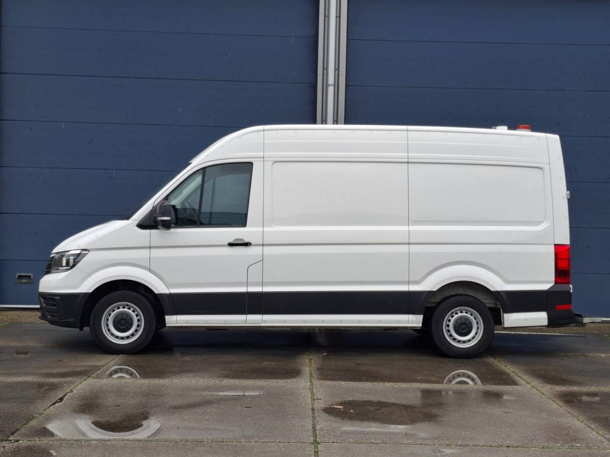 Volkswagen Crafter Volkswagen Crafter 35 2.0 TDI L3H3 Highline AUTOMAAT / STANDKACHEL / TREKHAAK / CARPLAY / NAVI