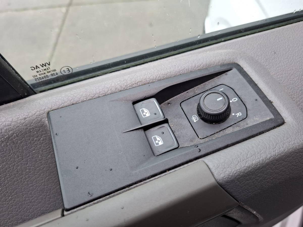 Volkswagen Crafter Volkswagen Crafter 35 2.0 TDI L3H3 Highline AUTOMAAT / STANDKACHEL / TREKHAAK / CARPLAY / NAVI