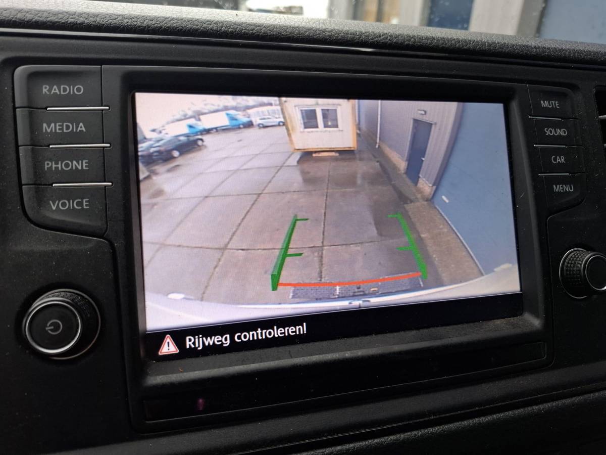 Volkswagen Crafter Volkswagen Crafter 35 2.0 TDI L3H3 Highline AUTOMAAT / STANDKACHEL / TREKHAAK / CARPLAY / NAVI