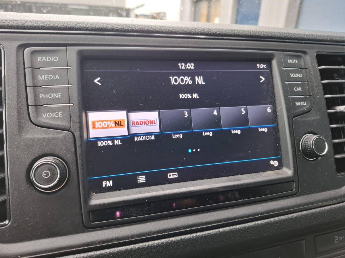 Volkswagen Crafter Volkswagen Crafter 35 2.0 TDI L3H3 Highline AUTOMAAT / STANDKACHEL / TREKHAAK / CARPLAY / NAVI