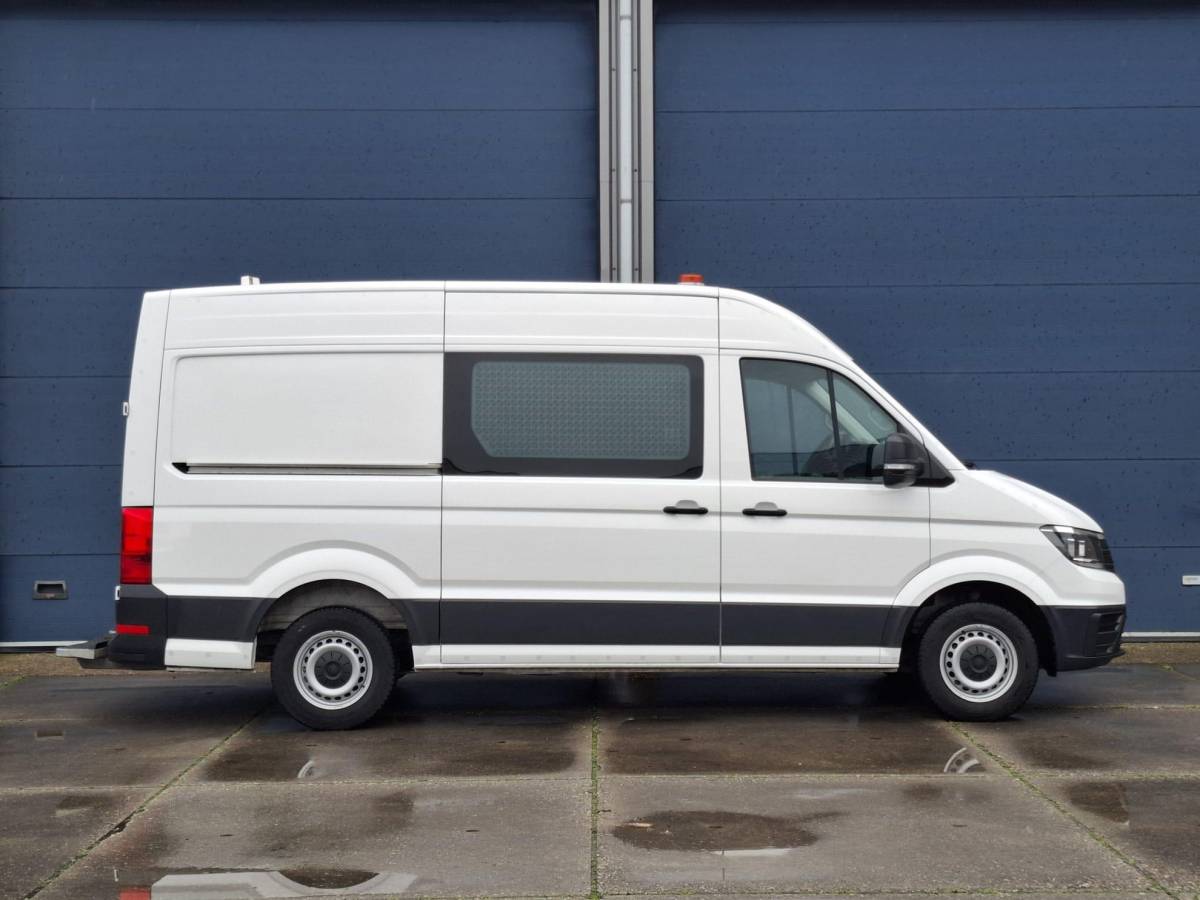Volkswagen Crafter Volkswagen Crafter 35 2.0 TDI L3H3 Highline AUTOMAAT / STANDKACHEL / TREKHAAK / CARPLAY / NAVI