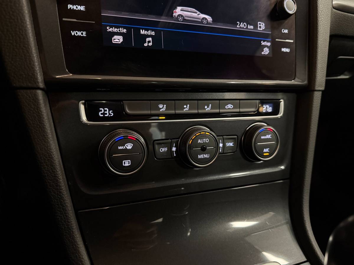 Volkswagen Golf Volkswagen Golf 1.0 TSI Comfortline *Carplay* Trekhaak|Navi|Adapt.Cruise|PDC|DAB|NAP