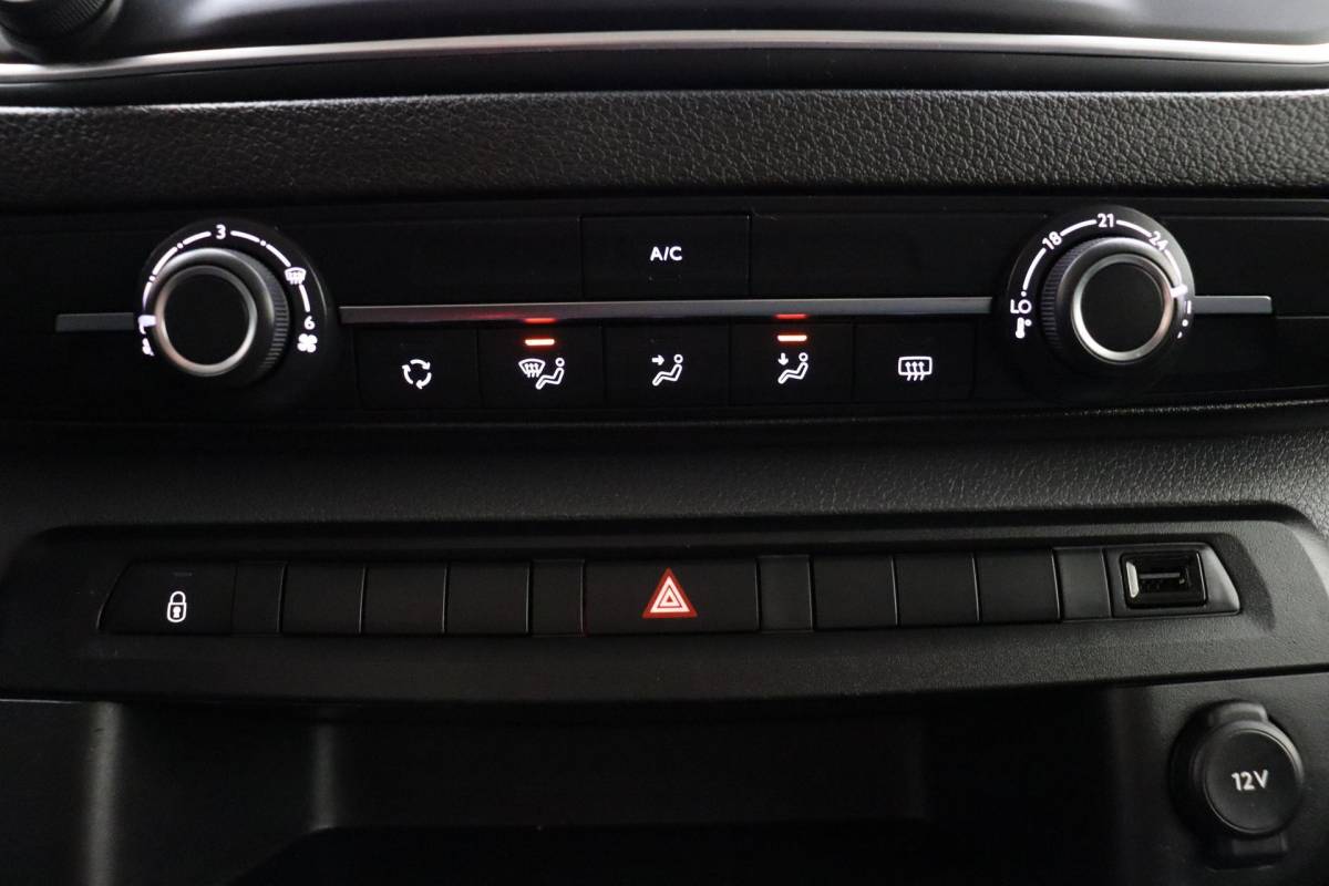 Fiat E-Scudo Fiat e-Scudo L3H1 DC 75 kWh 136pk | 6 Persoons | Emissievrij | Navigatie | Camera | Cruise Control | Financial Lease mogelijk