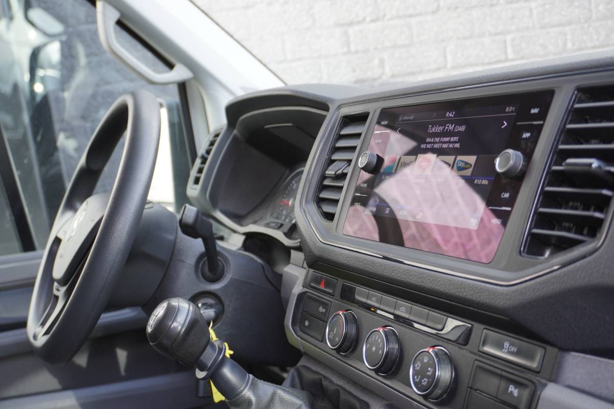 Volkswagen Crafter Volkswagen Crafter 2.0 TDI L3H3 EURO 6 – Airco – Cruise – Trekhaak – Camera – € 17.900,- Excl.