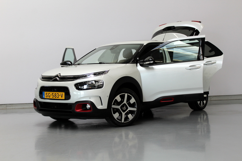 Citroën C4 Cactus Citroën C4 Cactus 1.2 PureTech Shine 131PK, PANORAMADAK | DIS-RIEM IS VERVANGEN | CARPLAY