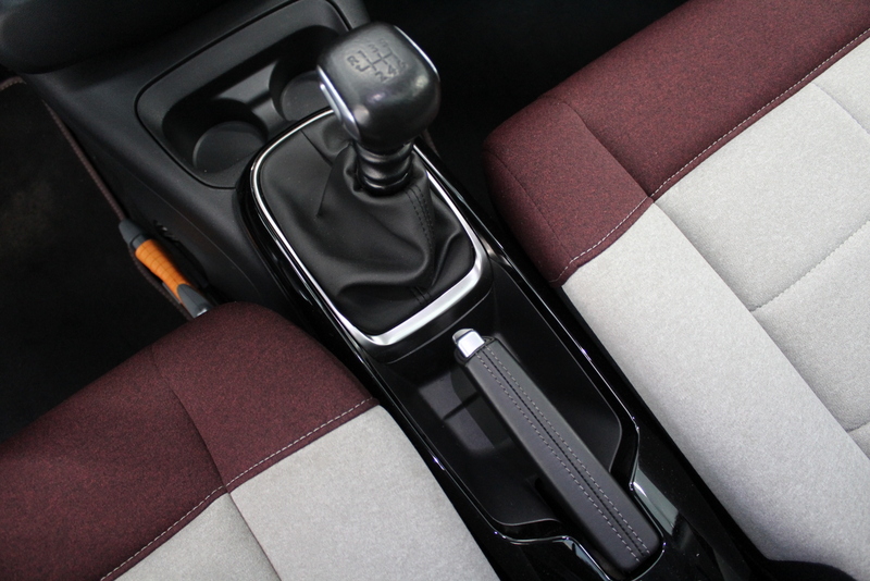 Citroën C4 Cactus Citroën C4 Cactus 1.2 PureTech Shine 131PK, PANORAMADAK | DIS-RIEM IS VERVANGEN | CARPLAY