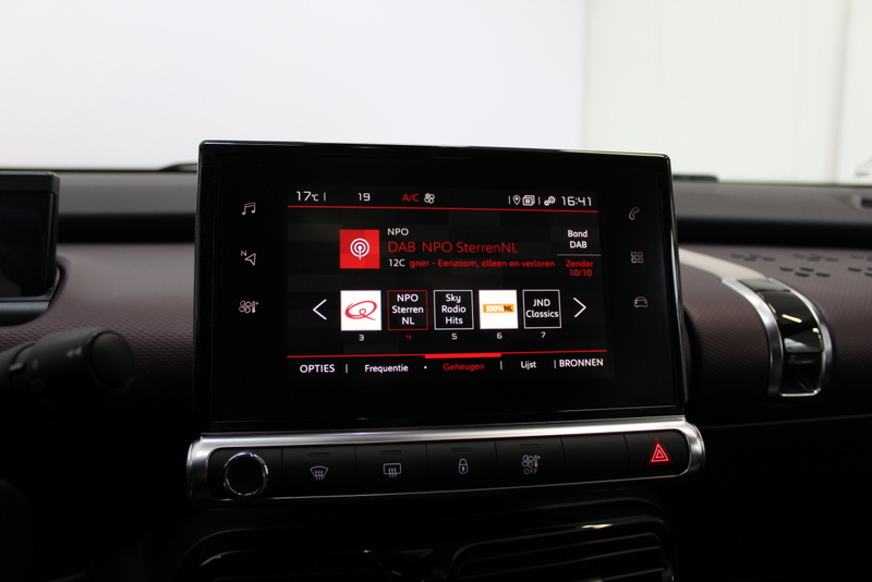 Citroën C4 Cactus Citroën C4 Cactus 1.2 PureTech Shine 131PK, PANORAMADAK | DIS-RIEM IS VERVANGEN | CARPLAY