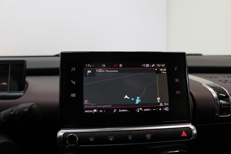 Citroën C4 Cactus Citroën C4 Cactus 1.2 PureTech Shine 131PK, PANORAMADAK | DIS-RIEM IS VERVANGEN | CARPLAY