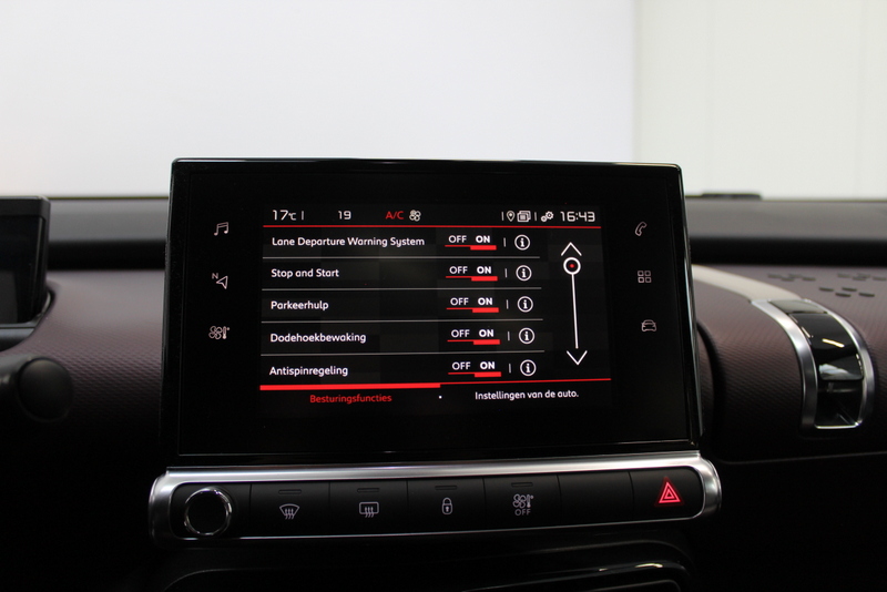 Citroën C4 Cactus Citroën C4 Cactus 1.2 PureTech Shine 131PK, PANORAMADAK | DIS-RIEM IS VERVANGEN | CARPLAY