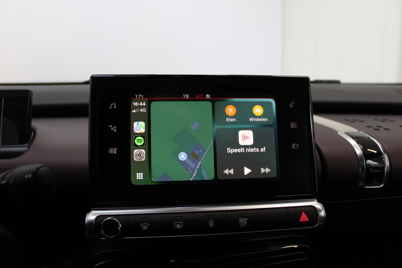 Citroën C4 Cactus Citroën C4 Cactus 1.2 PureTech Shine 131PK, PANORAMADAK | DIS-RIEM IS VERVANGEN | CARPLAY