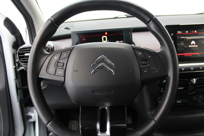 Citroën C4 Cactus Citroën C4 Cactus 1.2 PureTech Shine 131PK, PANORAMADAK | DIS-RIEM IS VERVANGEN | CARPLAY