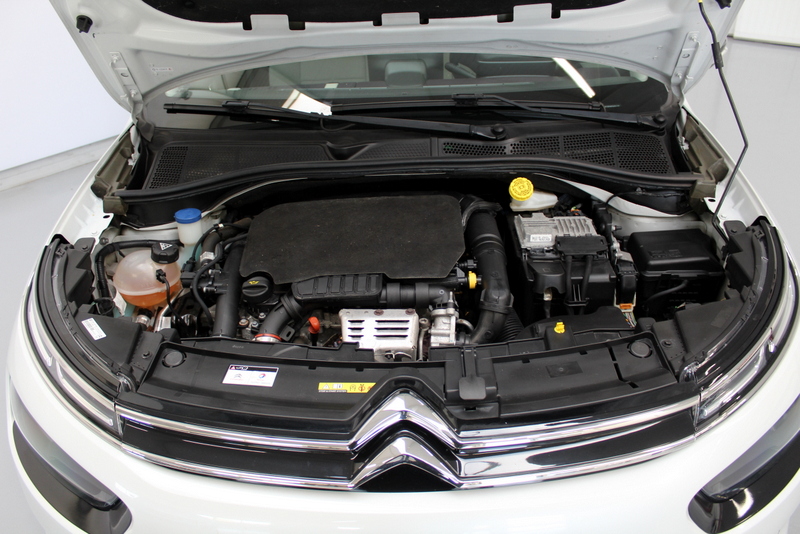 Citroën C4 Cactus Citroën C4 Cactus 1.2 PureTech Shine 131PK, PANORAMADAK | DIS-RIEM IS VERVANGEN | CARPLAY