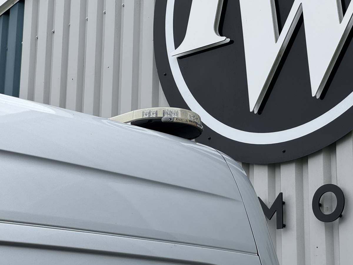 Mercedes-Benz Sprinter Mercedes-Benz Sprinter 319 3.0 CDI L2H2 LED / D-schuifdeur / Navi / 6-Cilinder / Unieke inbouw / Camera / Carplay / DAB / En nog veel meer!