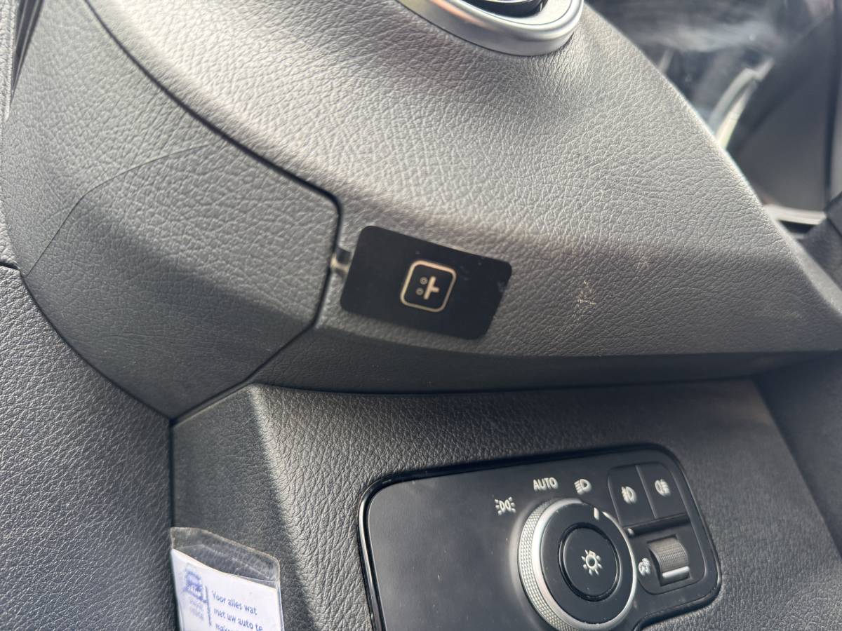 Mercedes-Benz Sprinter Mercedes-Benz Sprinter 319 3.0 CDI L2H2 LED / D-schuifdeur / Navi / 6-Cilinder / Unieke inbouw / Camera / Carplay / DAB / En nog veel meer!