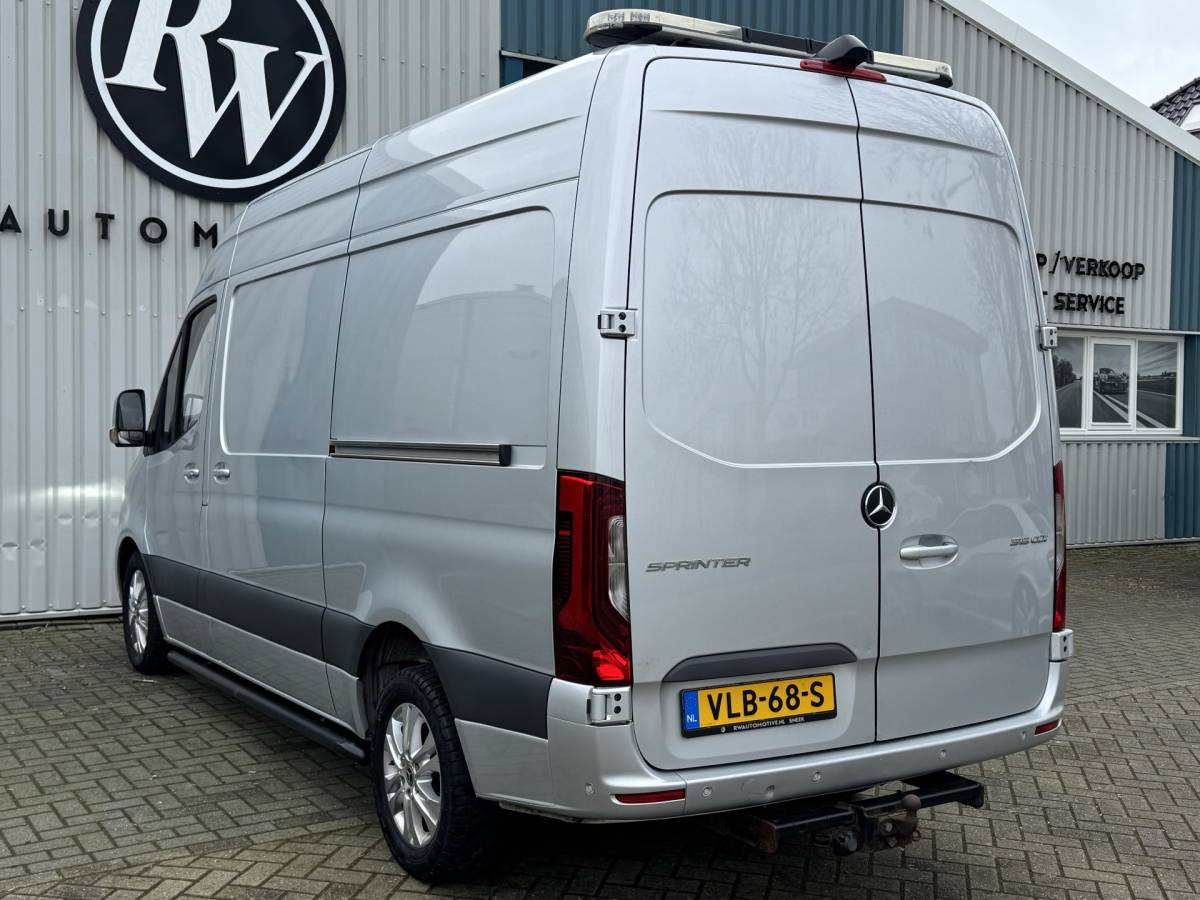 Mercedes-Benz Sprinter Mercedes-Benz Sprinter 319 3.0 CDI L2H2 LED / D-schuifdeur / Navi / 6-Cilinder / Unieke inbouw / Camera / Carplay / DAB / En nog veel meer!