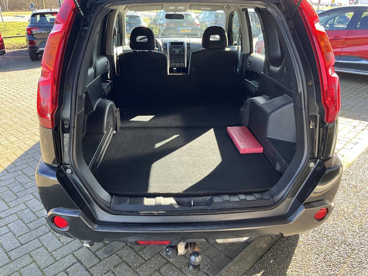 Nissan  Nissan X-Trail 2.0 XE 4WD