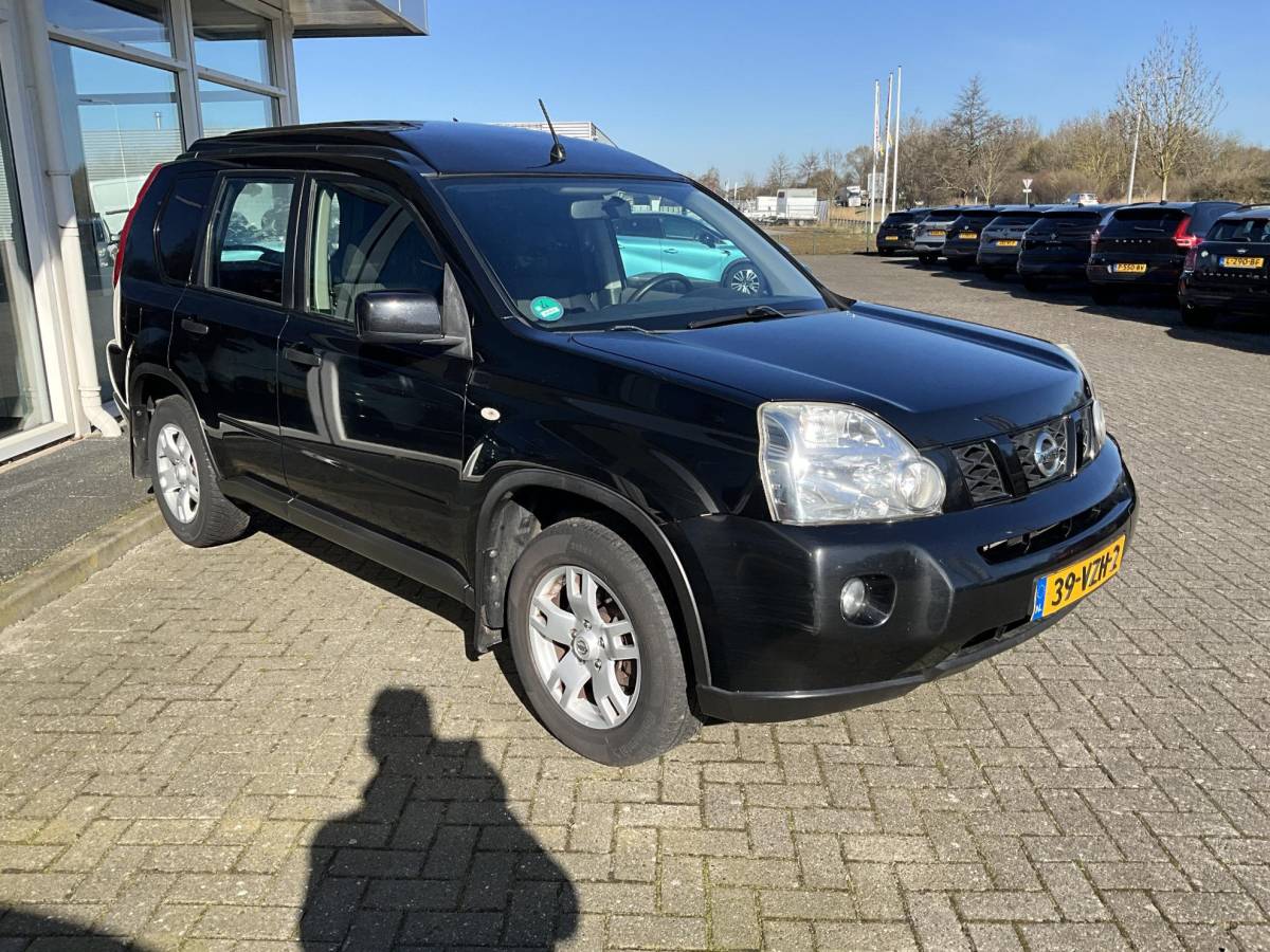 Nissan  Nissan X-Trail 2.0 XE 4WD