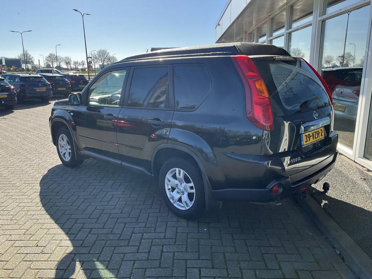 Nissan  Nissan X-Trail 2.0 XE 4WD