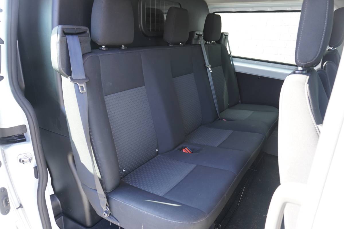 Ford Transit Custom Ford Transit Custom 2.0 TDCI 130PK L2 Dubbele Cabine EURO 6 – Airco – Navi – Cruise – Trekhaak – € 18.950,- Excl.