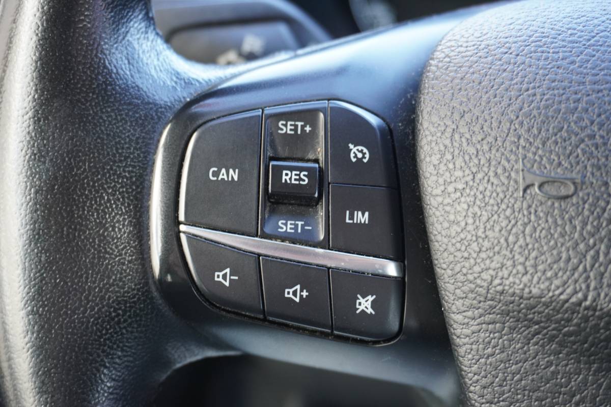 Ford Transit Custom Ford Transit Custom 2.0 TDCI 130PK L2 Dubbele Cabine EURO 6 – Airco – Navi – Cruise – Trekhaak – € 18.950,- Excl.