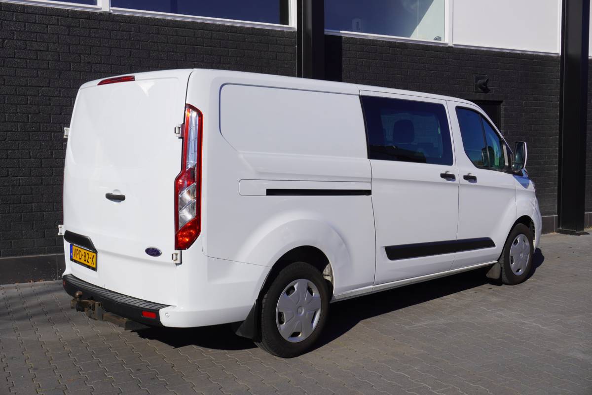 Ford Transit Custom Ford Transit Custom 2.0 TDCI 130PK L2 Dubbele Cabine EURO 6 – Airco – Navi – Cruise – Trekhaak – € 18.950,- Excl.