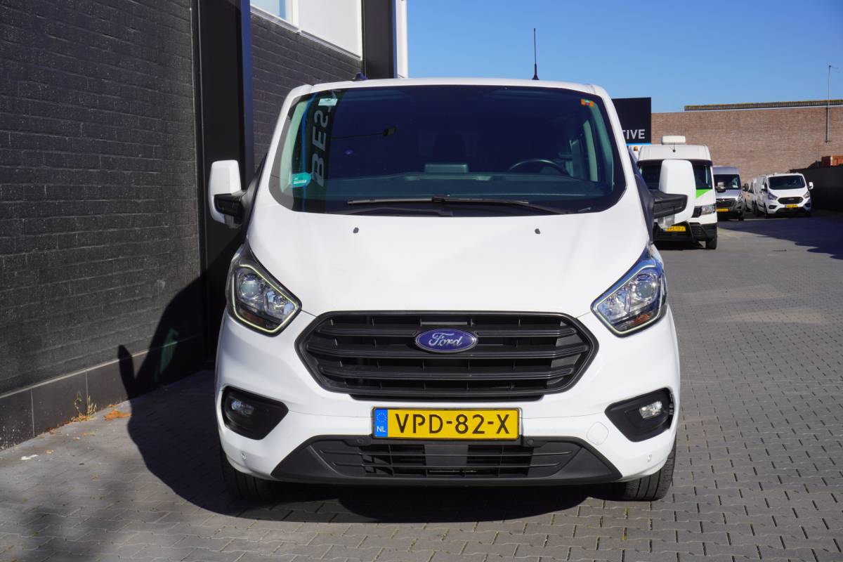 Ford Transit Custom Ford Transit Custom 2.0 TDCI 130PK L2 Dubbele Cabine EURO 6 – Airco – Navi – Cruise – Trekhaak – € 18.950,- Excl.